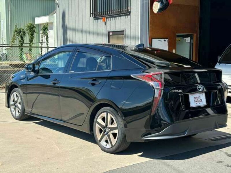 PRIUS-12