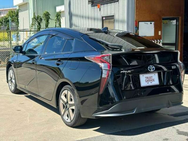 PRIUS-13