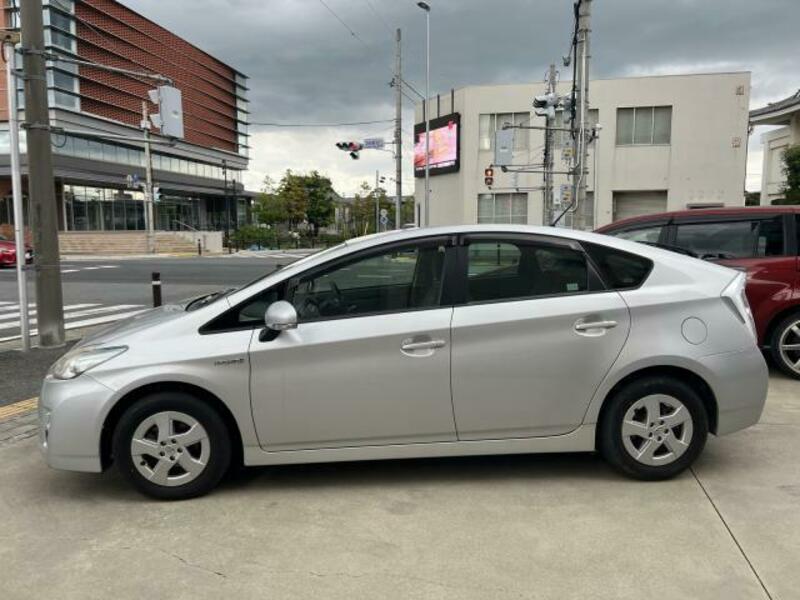 PRIUS-18