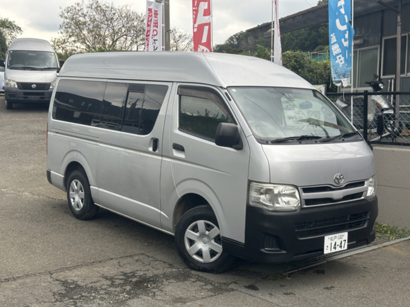 TOYOTA　HIACE VAN