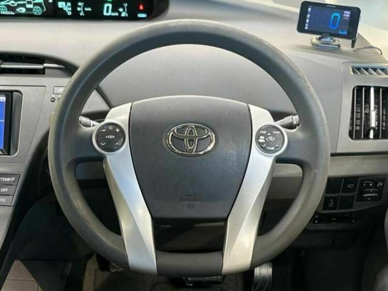 PRIUS-11