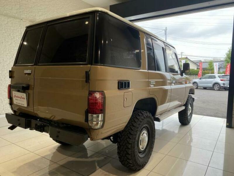 LAND CRUISER PRADO-1