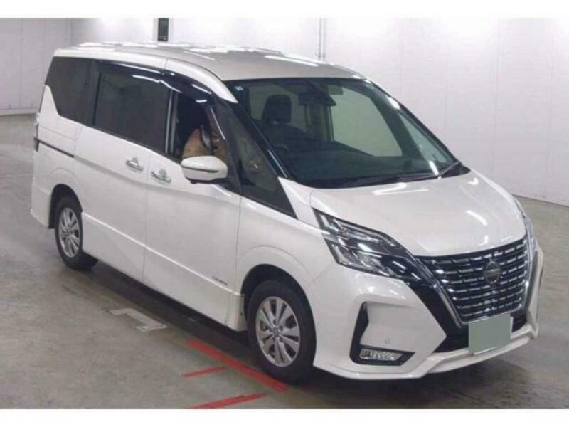 NISSAN　SERENA