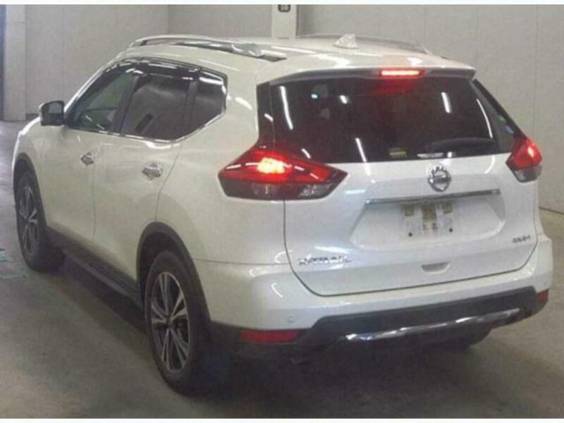 X-TRAIL-1