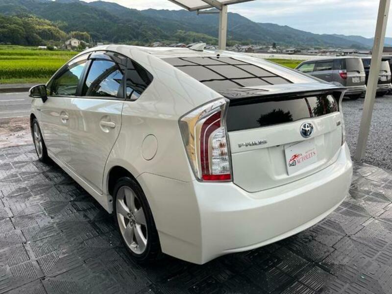 PRIUS-1