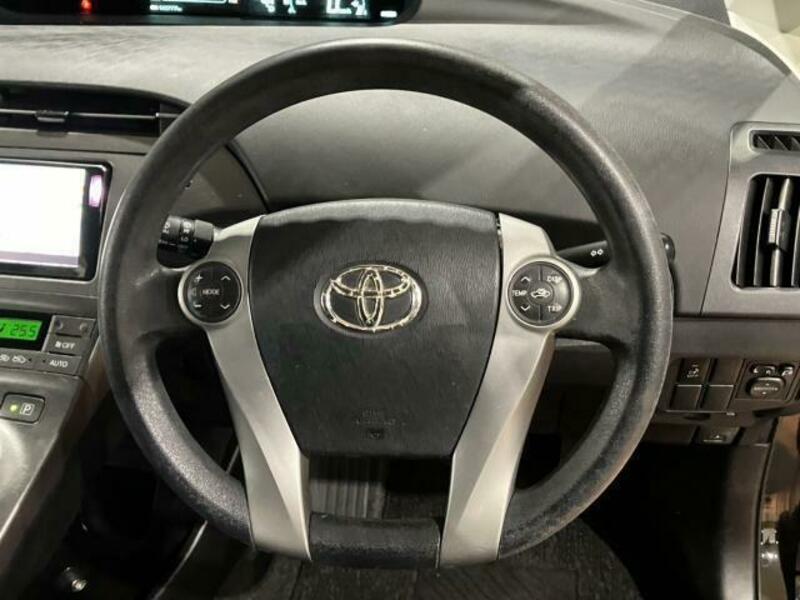 PRIUS-17