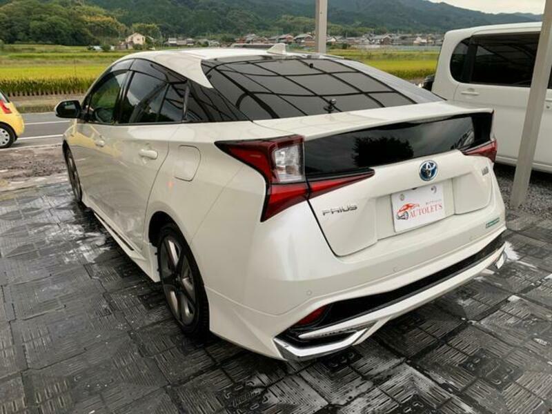 PRIUS-1