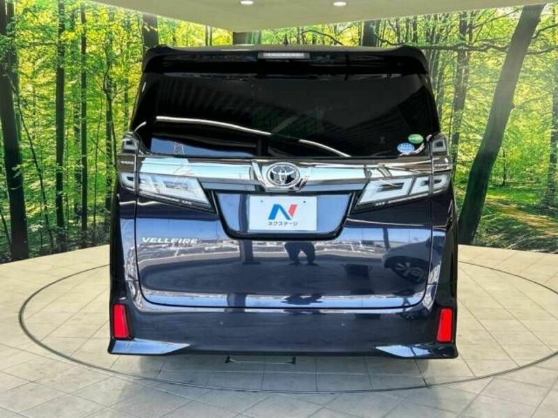 VELLFIRE-15