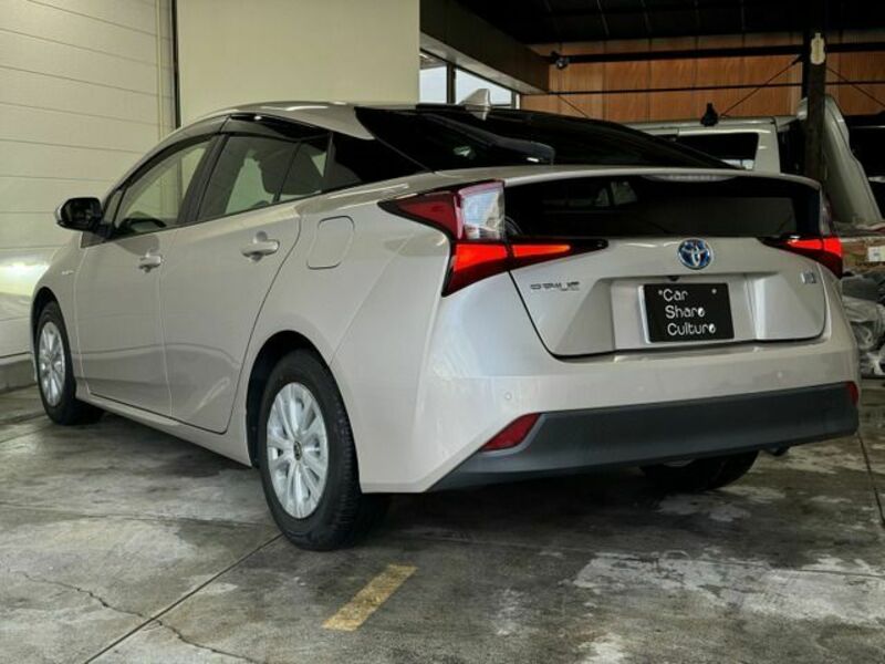 PRIUS-4