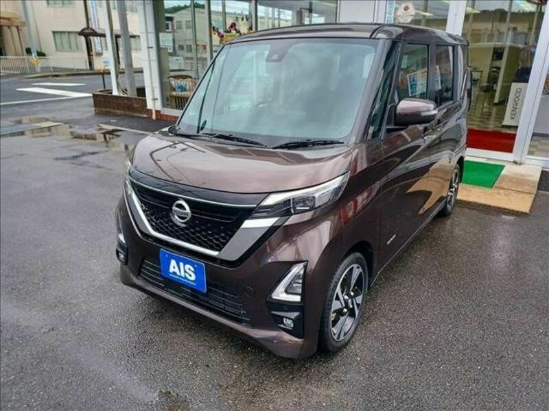 NISSAN　ROOX