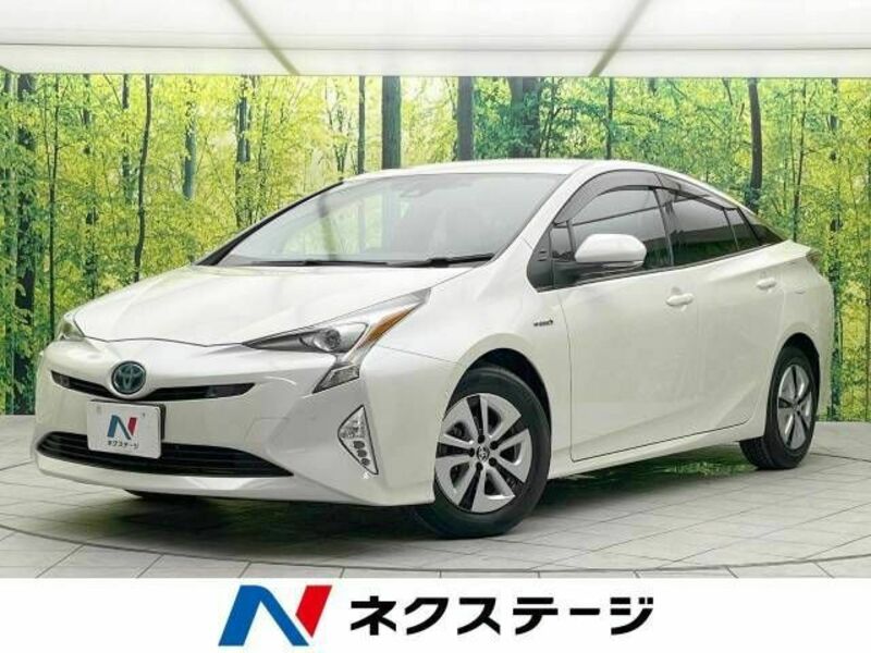 TOYOTA　PRIUS