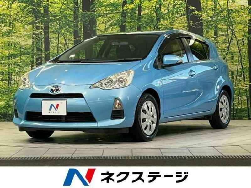 TOYOTA　AQUA