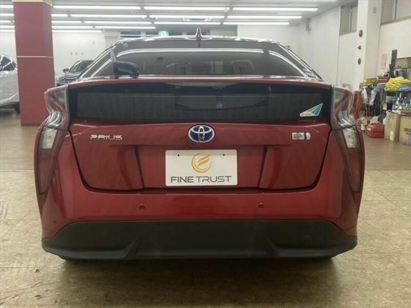 PRIUS-16