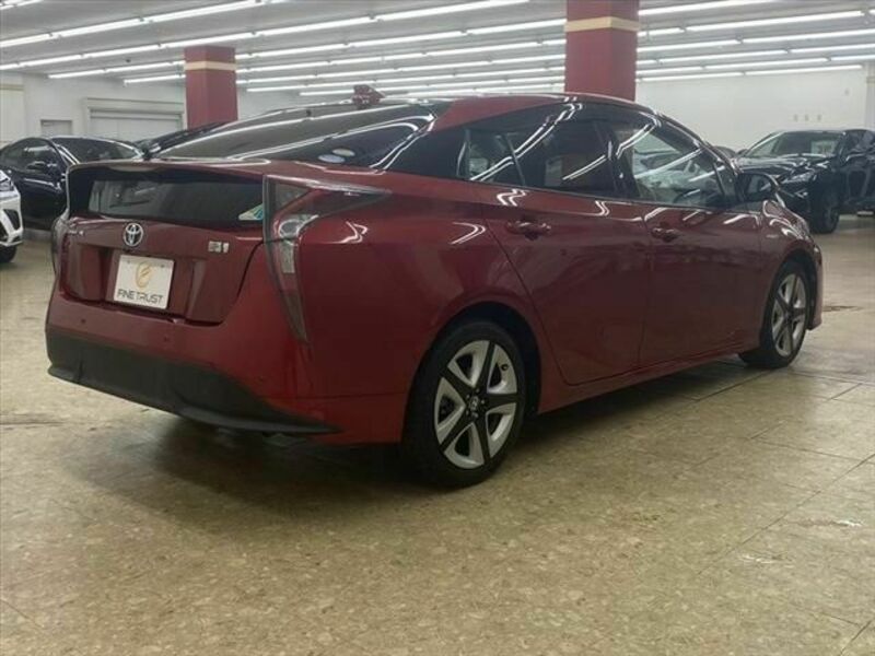 PRIUS-17