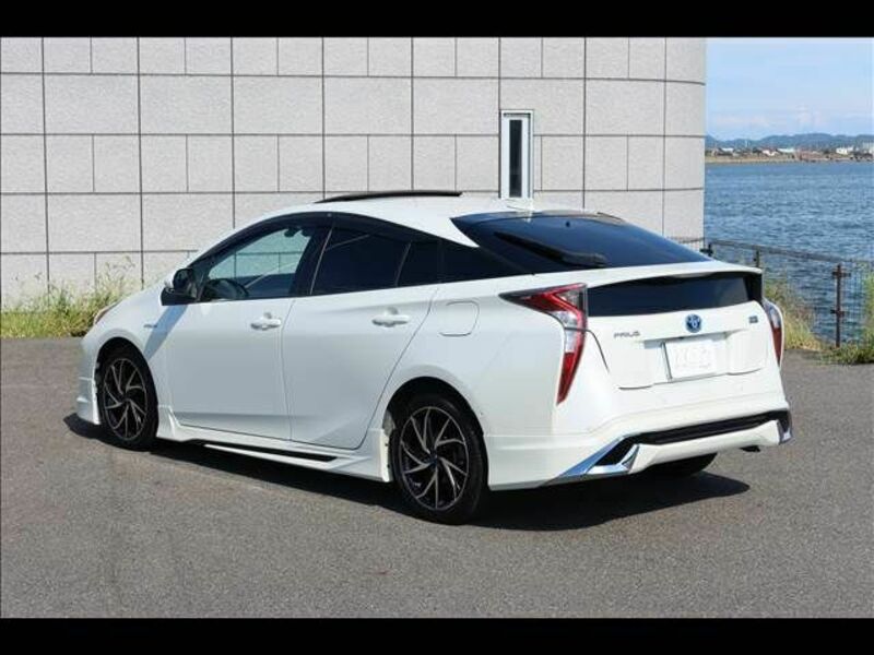 PRIUS-3