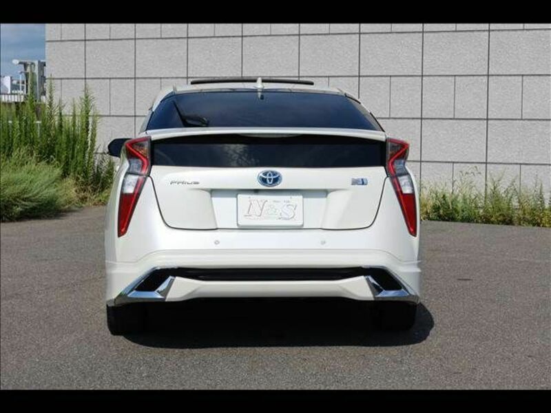 PRIUS-4