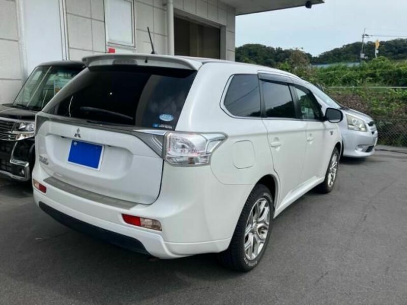 OUTLANDER PHEV-2