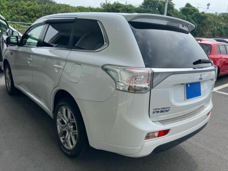 OUTLANDER PHEV-3