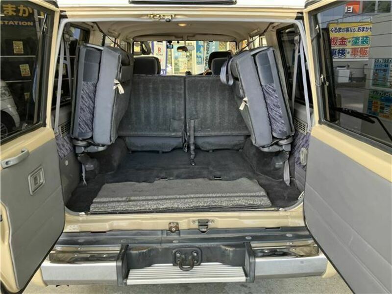 LAND CRUISER PRADO-12