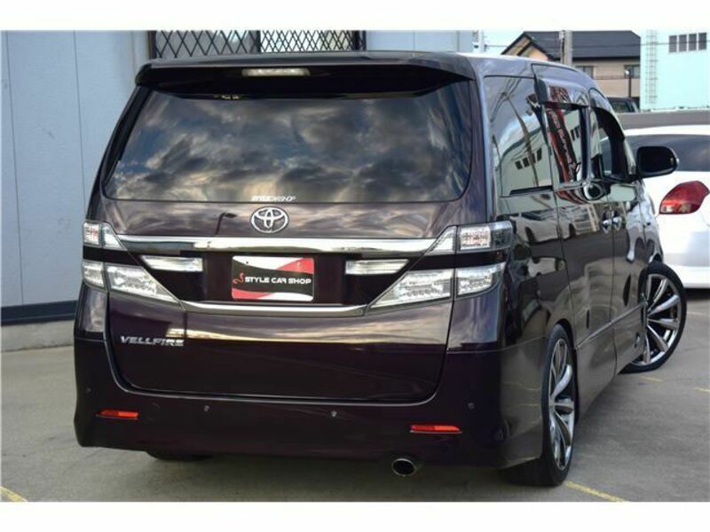 VELLFIRE-11