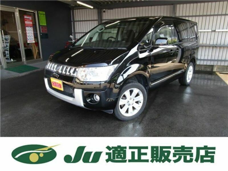 MITSUBISHI　DELICA D5