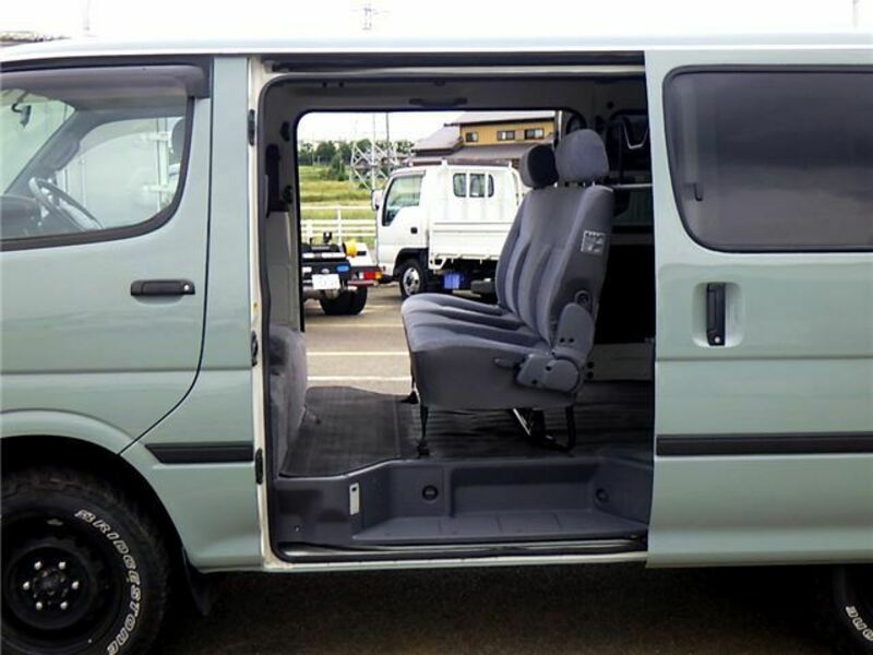 HIACE VAN-22