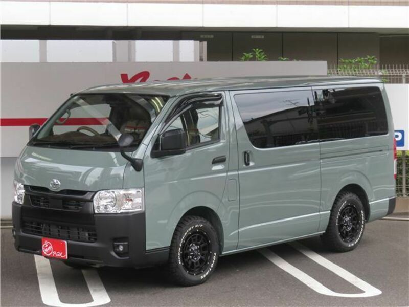 TOYOTA　HIACE