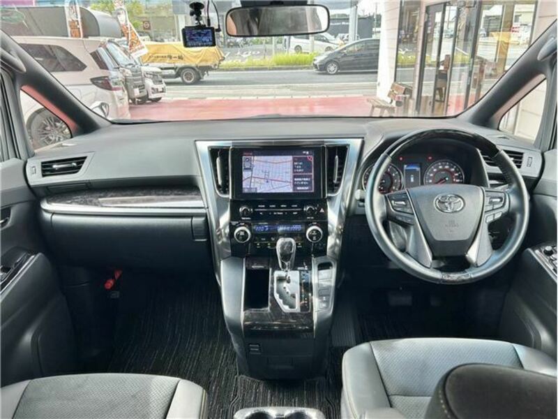 VELLFIRE-8