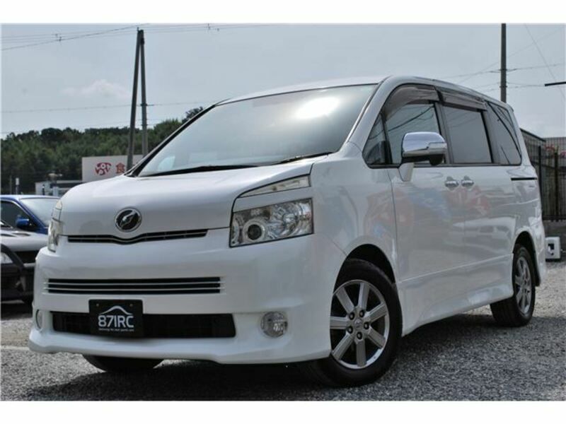 TOYOTA　VOXY