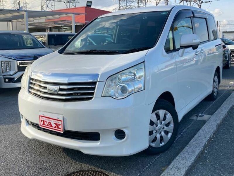 TOYOTA　NOAH