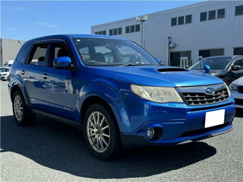 SUBARU　FORESTER