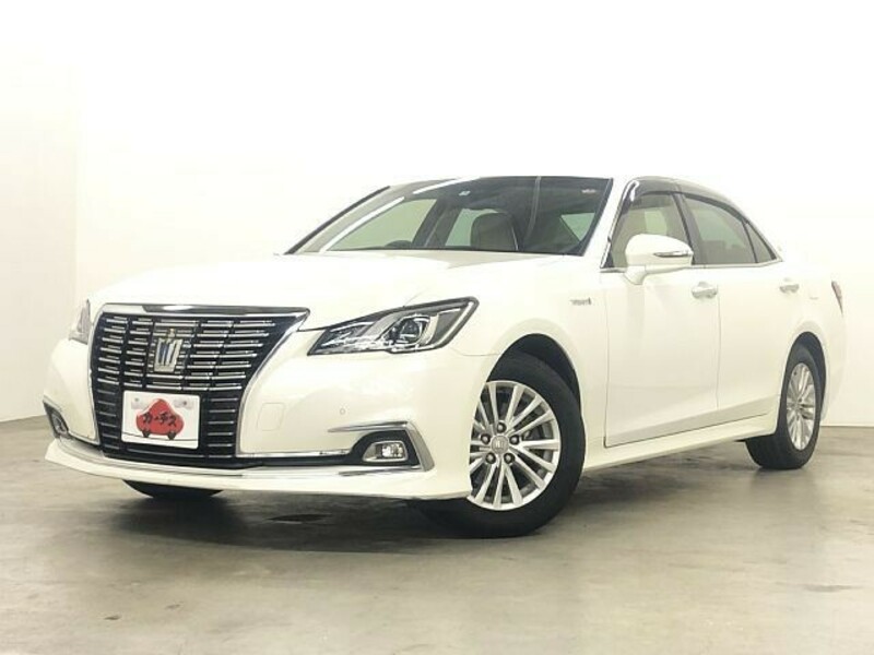 TOYOTA　CROWN