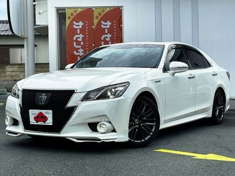 TOYOTA　CROWN