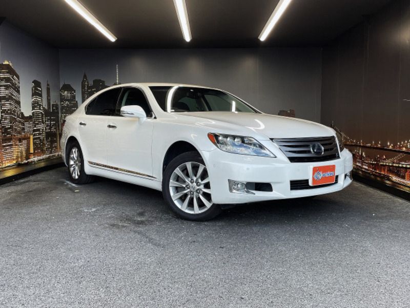 LEXUS　LS