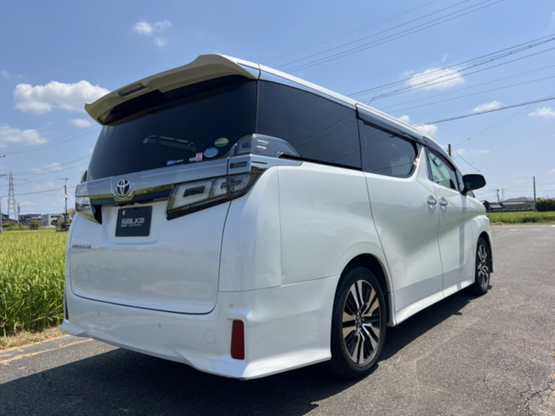 VELLFIRE-10