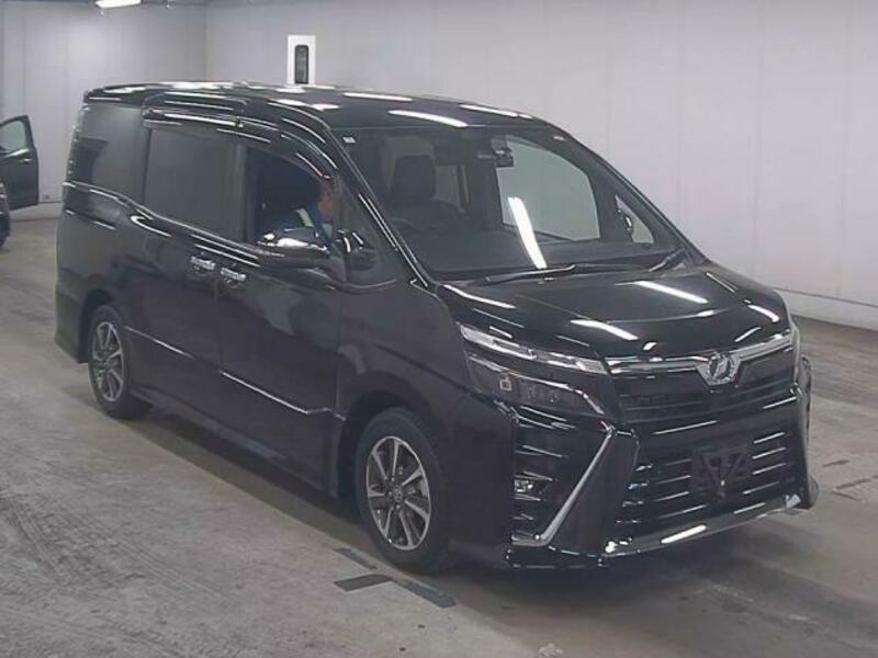 TOYOTA　VOXY