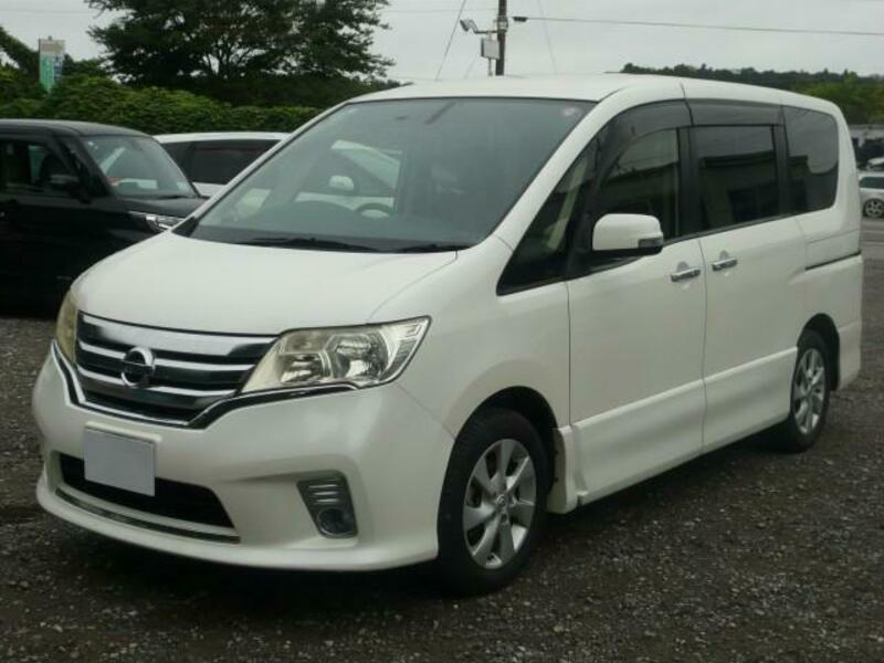 NISSAN　SERENA