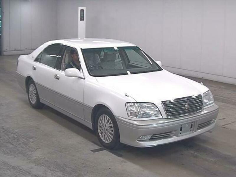 TOYOTA　CROWN