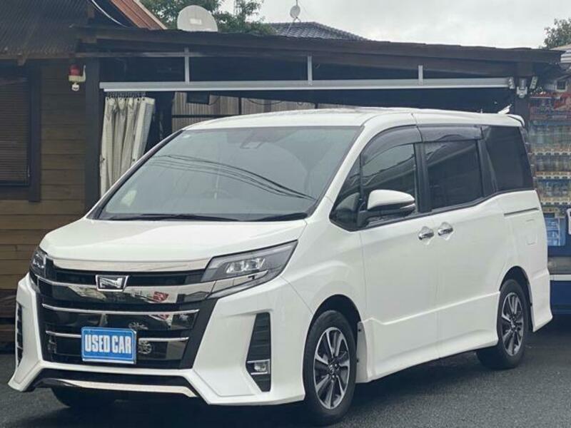 TOYOTA　NOAH