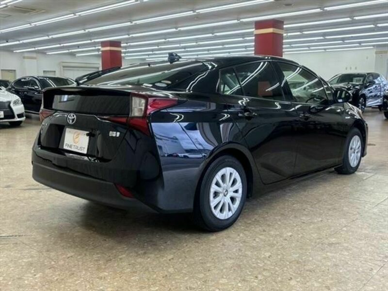 PRIUS-17