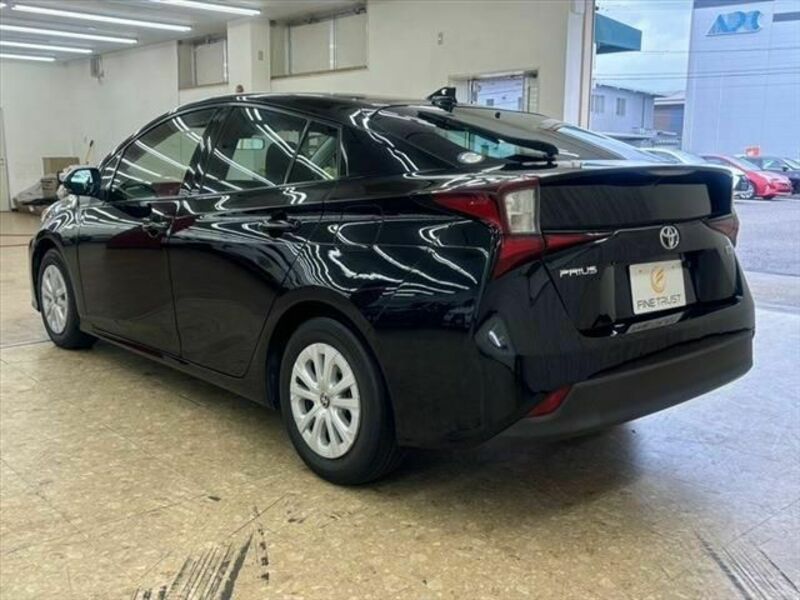 PRIUS-18