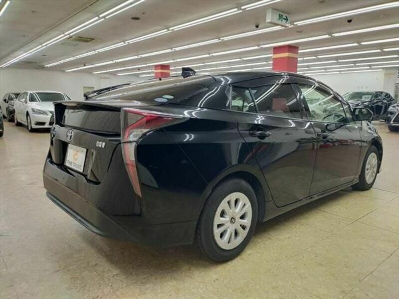 PRIUS-16