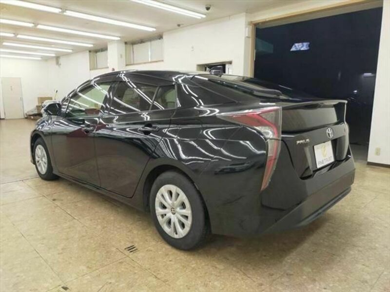 PRIUS-17