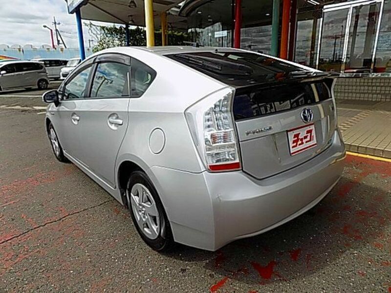 PRIUS-8