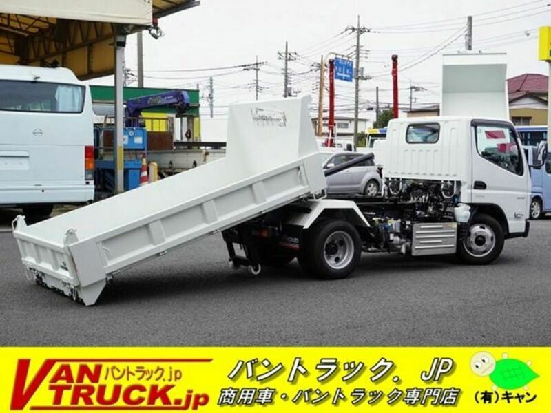 MITSUBISHI　CANTER