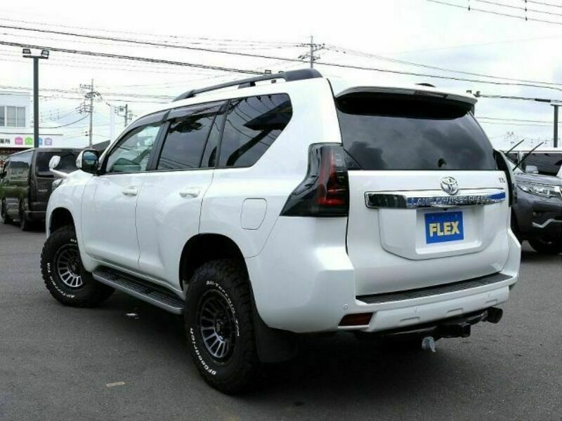 LAND CRUISER PRADO-10