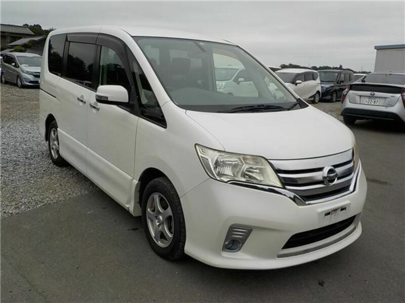 NISSAN　SERENA