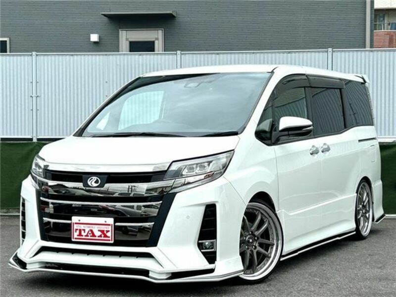 TOYOTA　NOAH