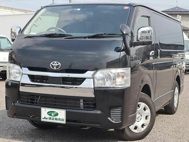 TOYOTA　HIACE VAN