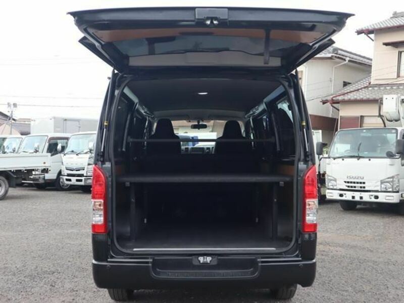 HIACE VAN-14